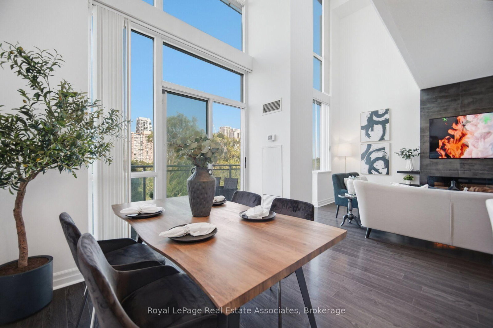 220 Burnhamthorpe Road W • #305 • Mississauga, ON photo 17