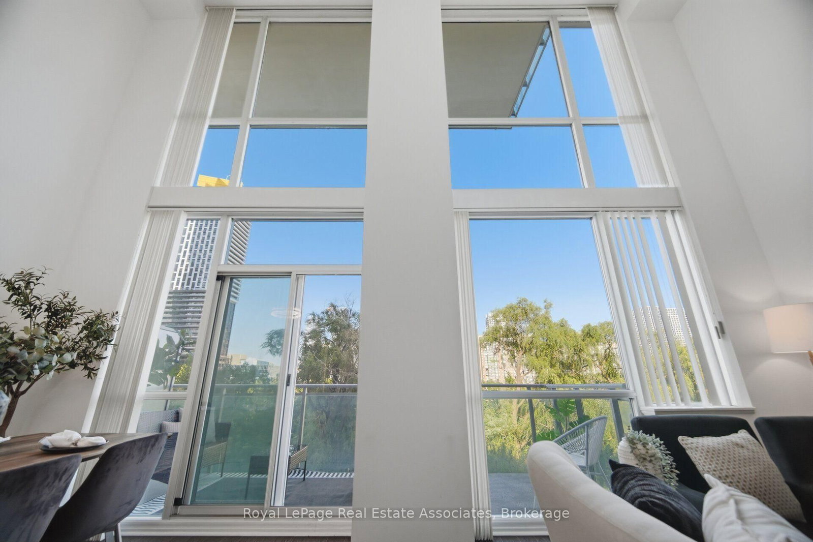 220 Burnhamthorpe Road W • #305 • Mississauga, ON photo 18