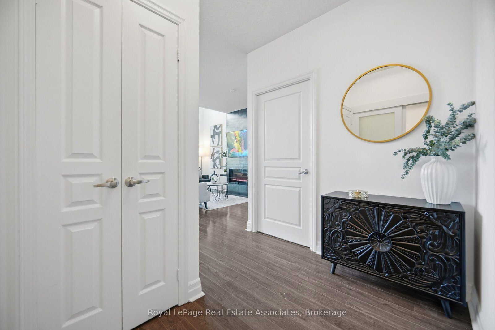 220 Burnhamthorpe Road W • #305 • Mississauga, ON photo 6