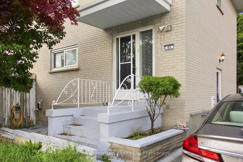 45 Aloma Brampton,ON L6T 2N8 — Photo 3