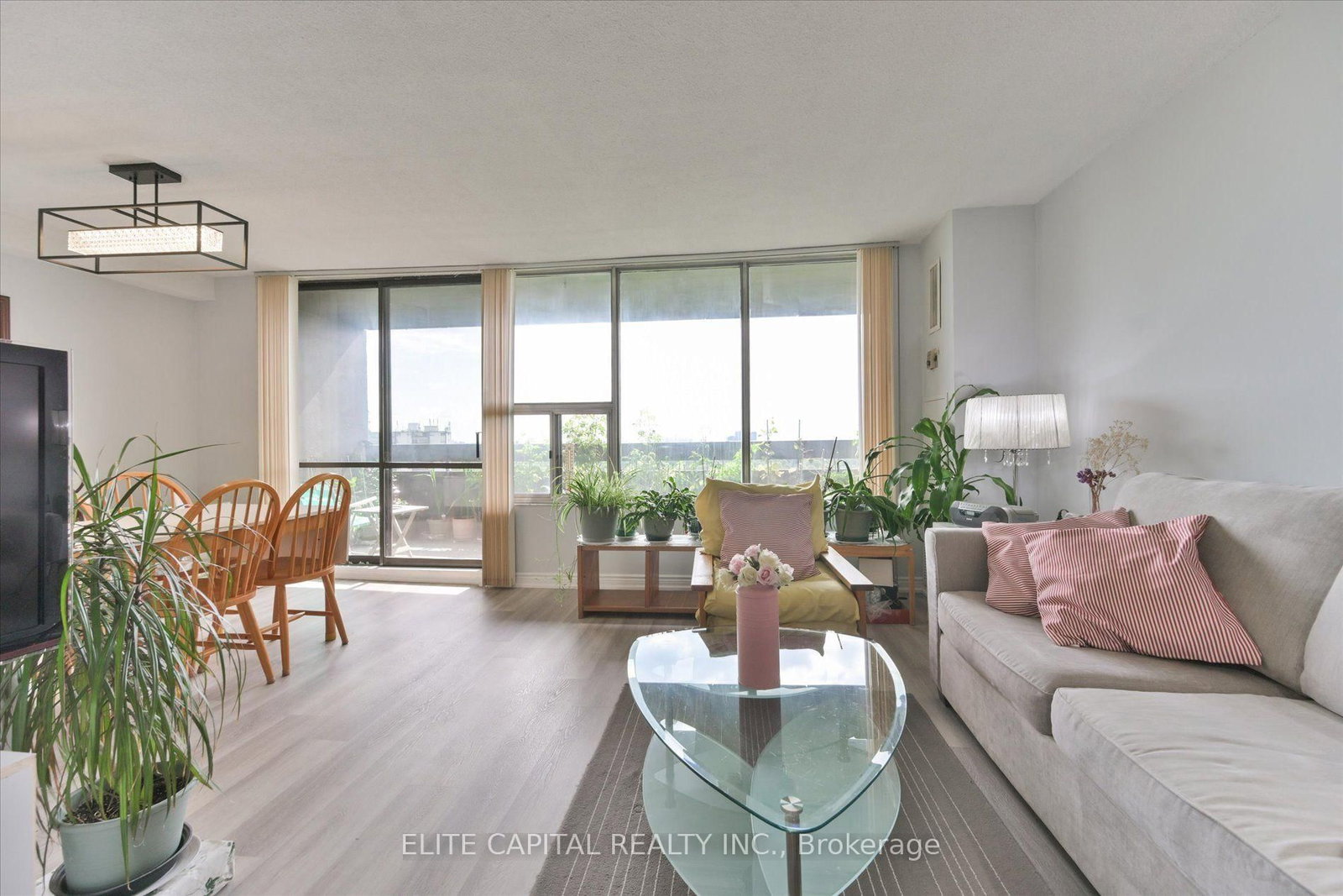 11 Wincott Drive • ##1710 • Toronto, ON photo 10