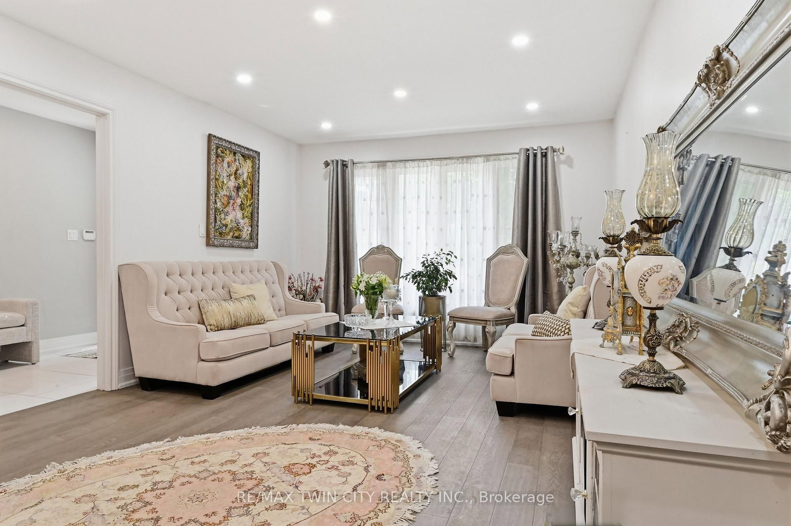 512 Hawthorne Crescent • Milton, ON photo 4