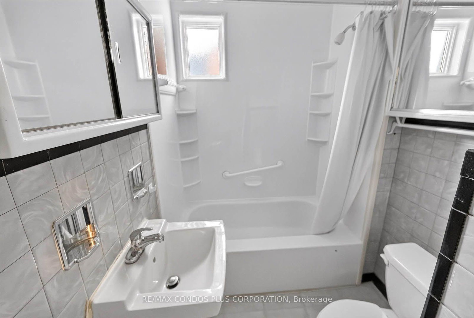 77 Fifth Street E • Toronto, ON photo 20
