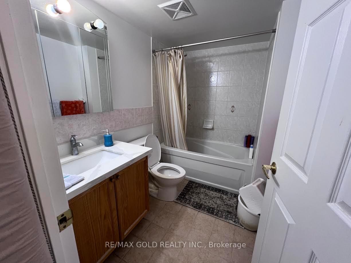 25 Via Rosedale Way • #213 • Brampton, ON photo 8