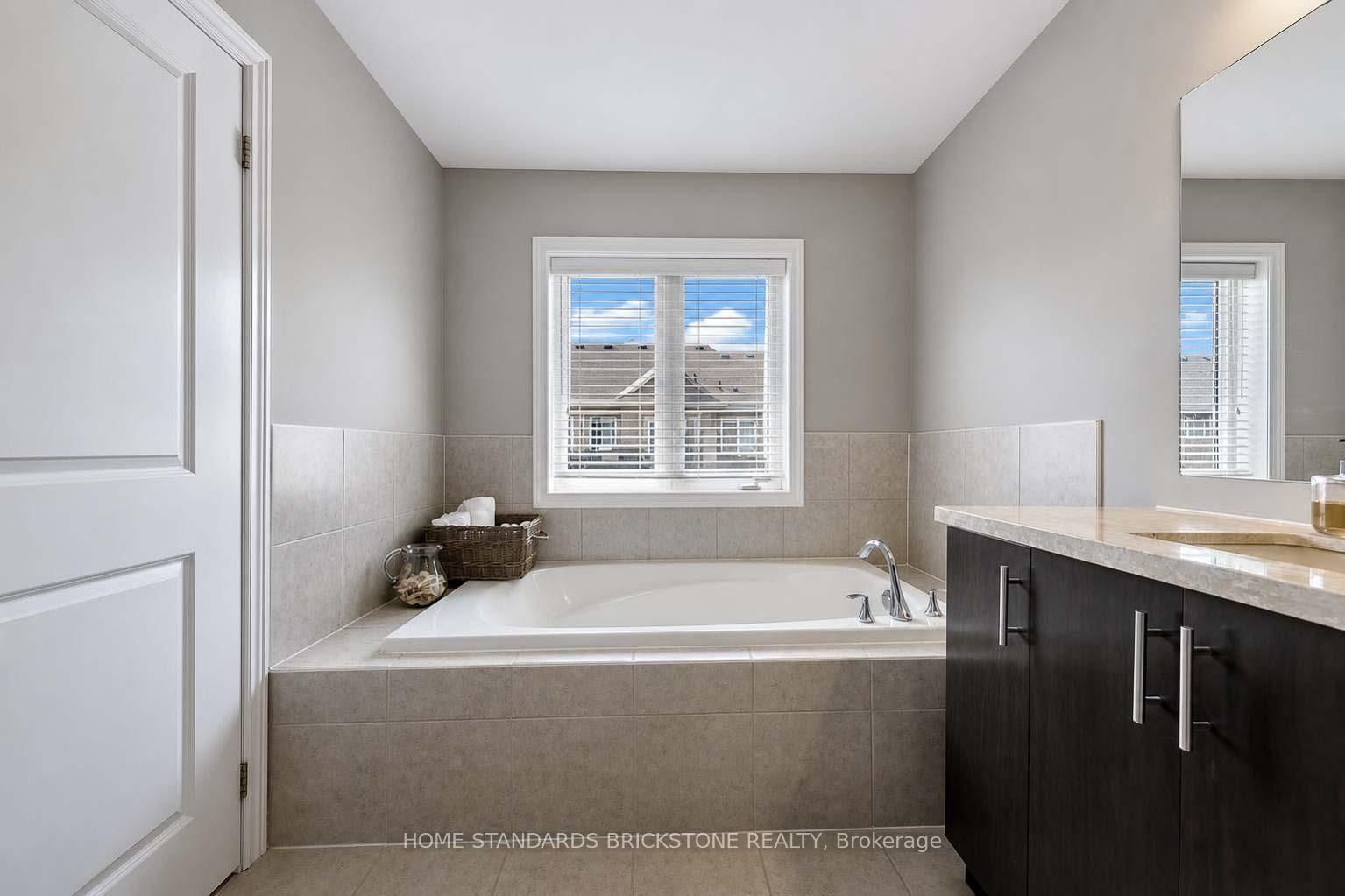 3058 Eberly Woods Drive • Oakville, ON photo 21