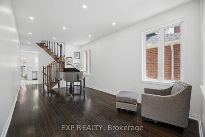363 Holmes Crescent • Milton, ON photo 4