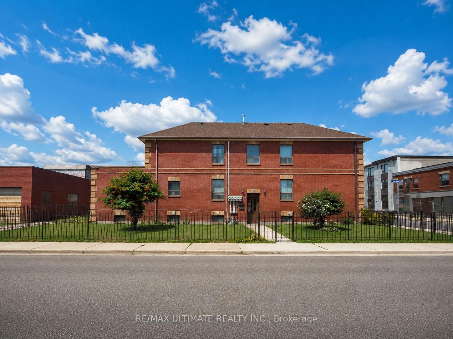 1440 DUFFERIN Street • Toronto, ON photo 17