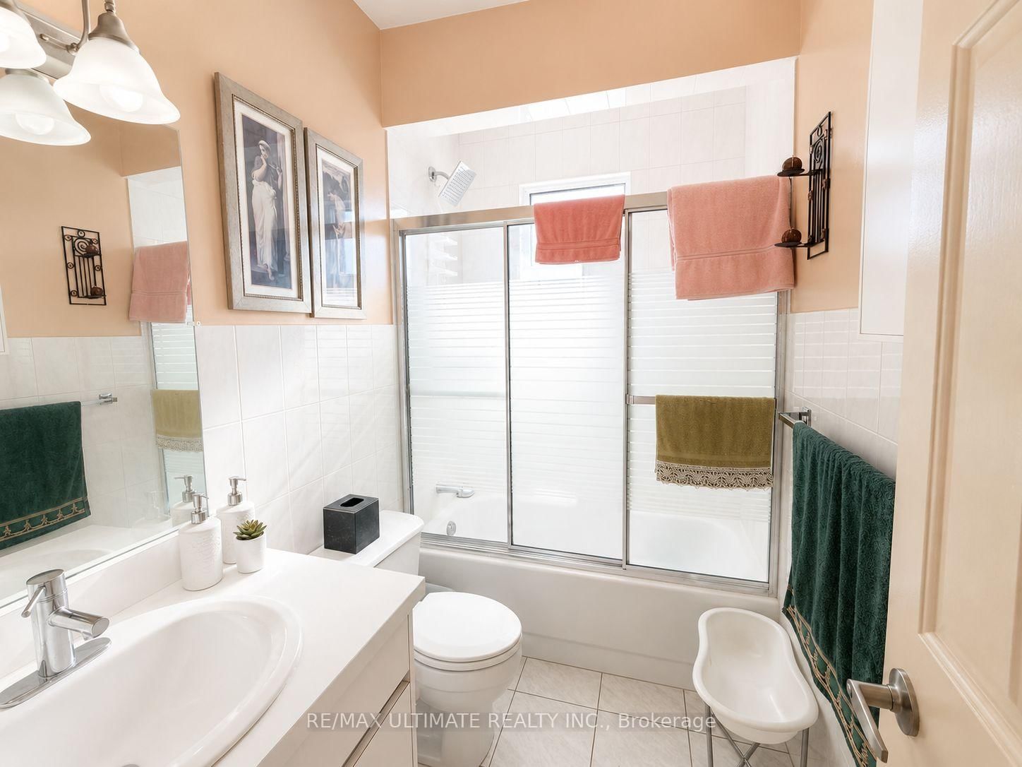 1440 DUFFERIN Street • Toronto, ON photo 9