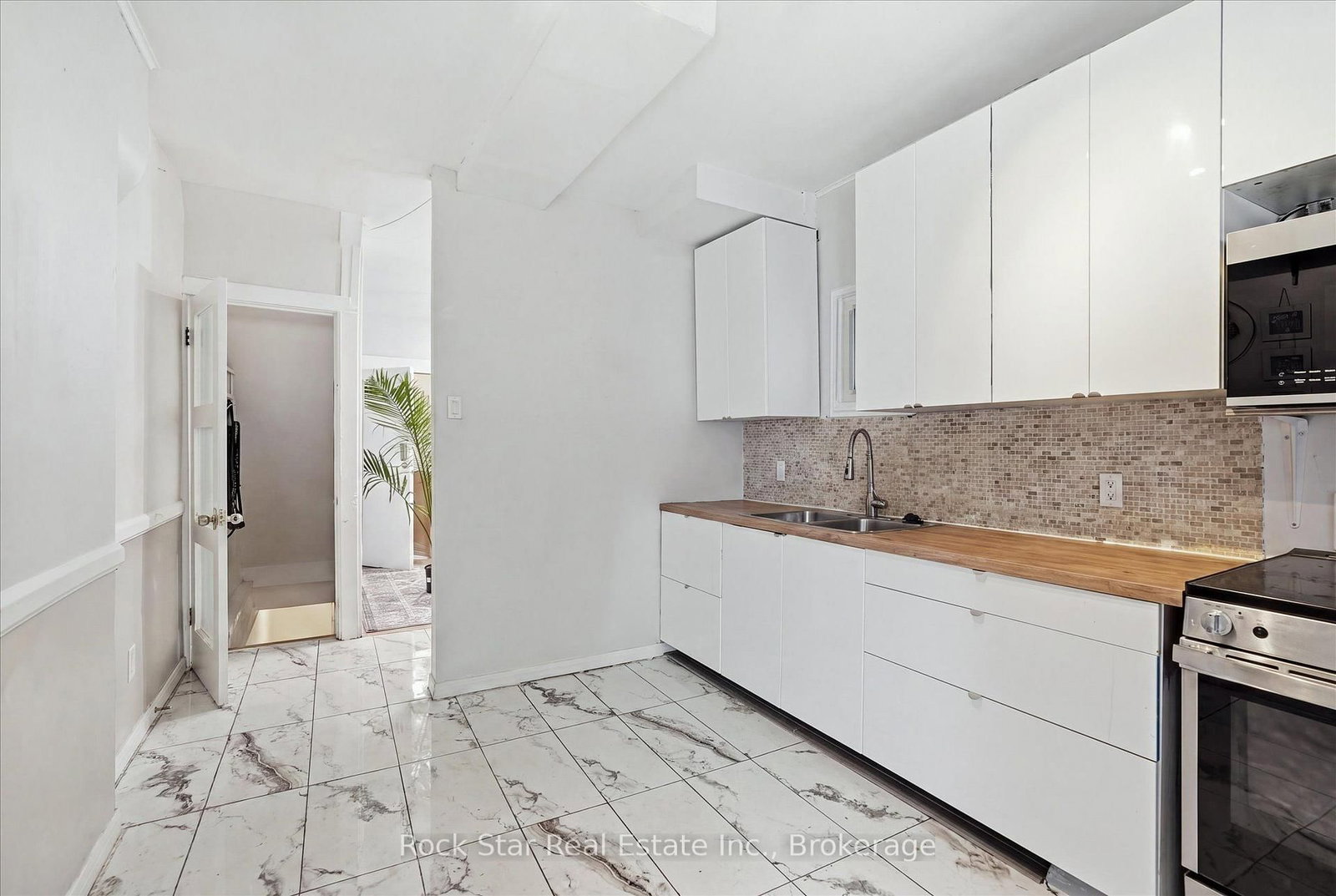 1259 Davenport Road • Toronto, ON photo 11