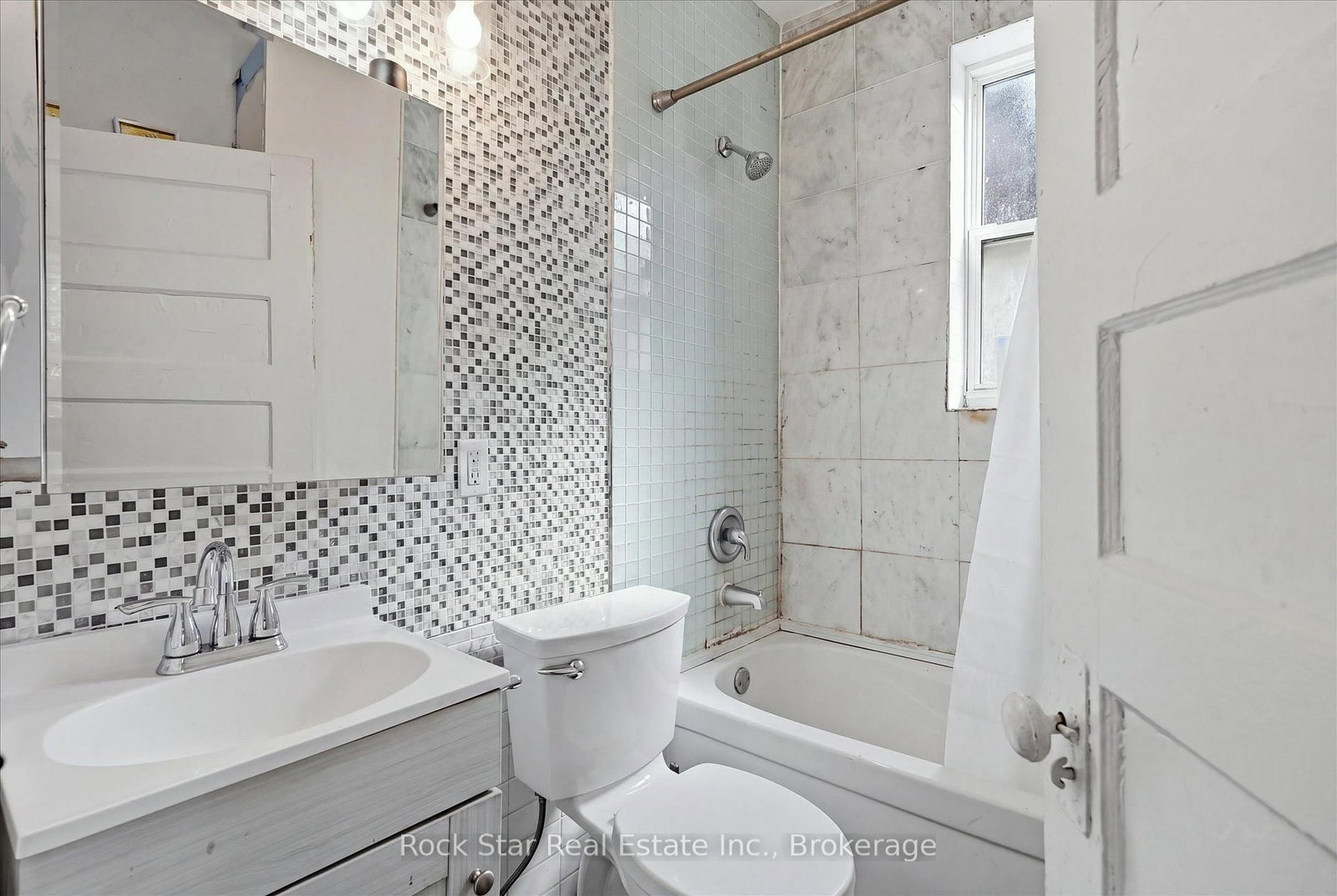 1259 Davenport Road • Toronto, ON photo 17