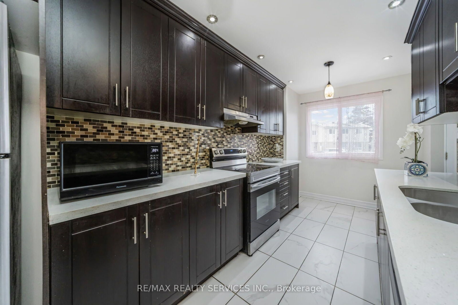 11 Juliette Square • Brampton, ON photo 16