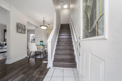 11 Juliette Square • Brampton, ON photo 4