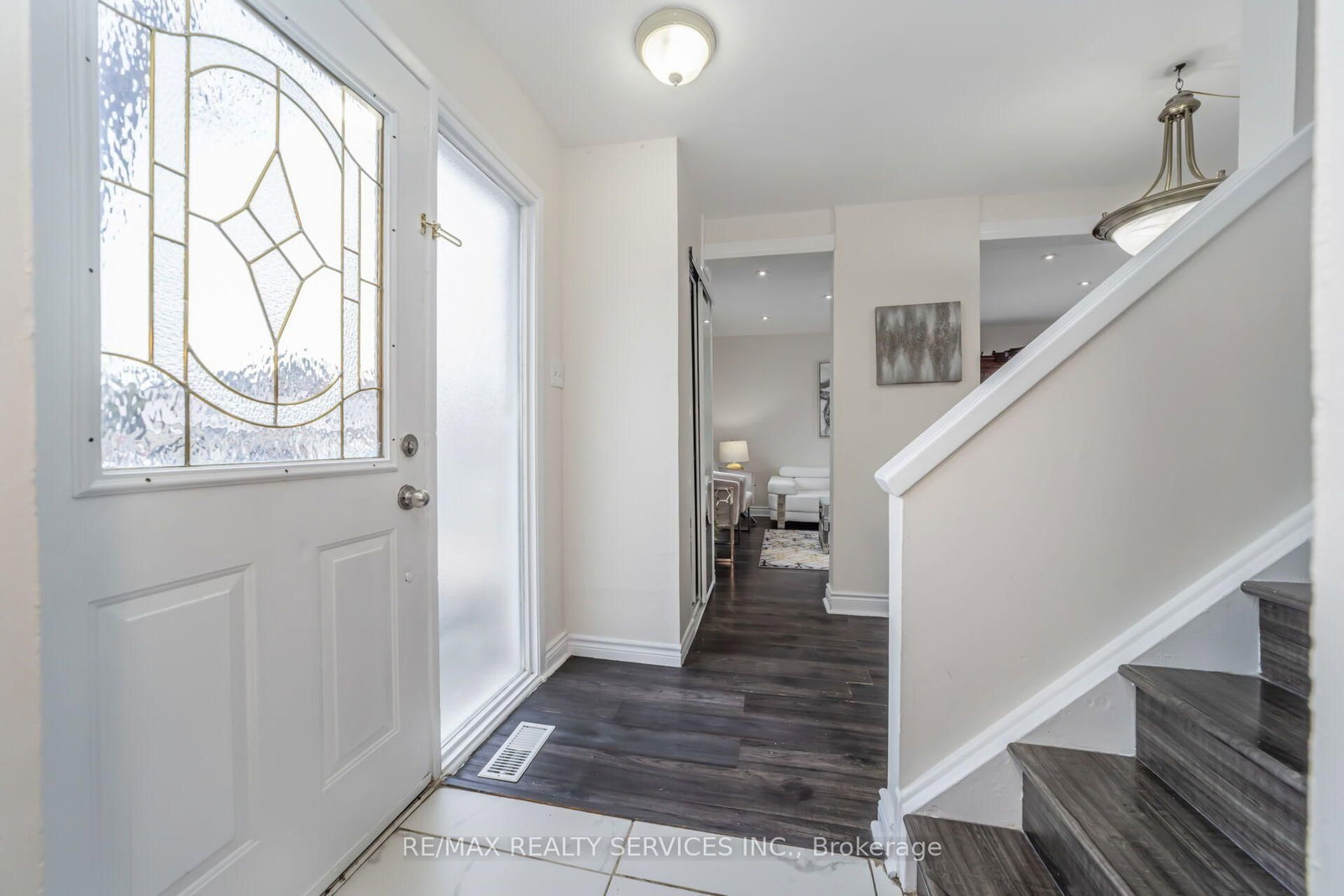 11 Juliette Square • Brampton, ON photo 5