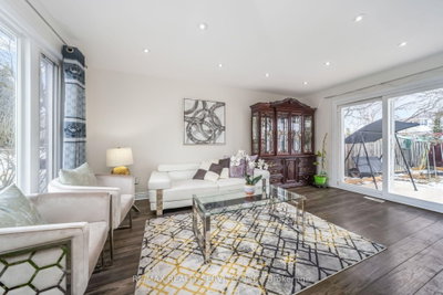 11 Juliette Square • Brampton, ON photo 8