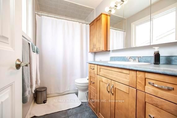 125 Madoc Brampton,ON L6V 2A5 — Photo 17