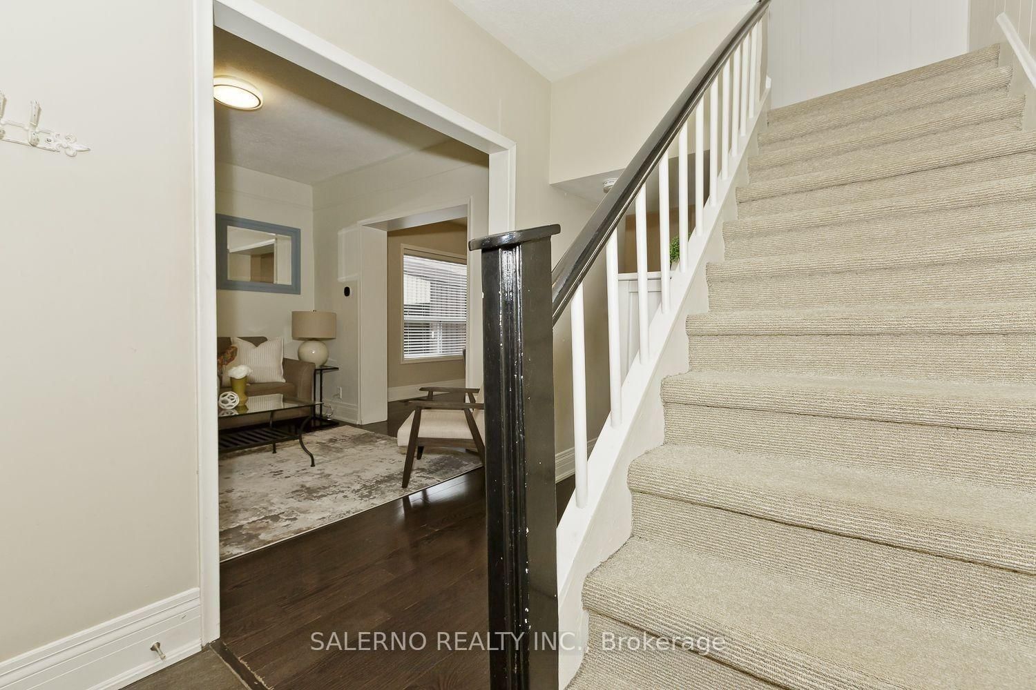 34 Fairfield Avenue • Toronto, ON photo 6
