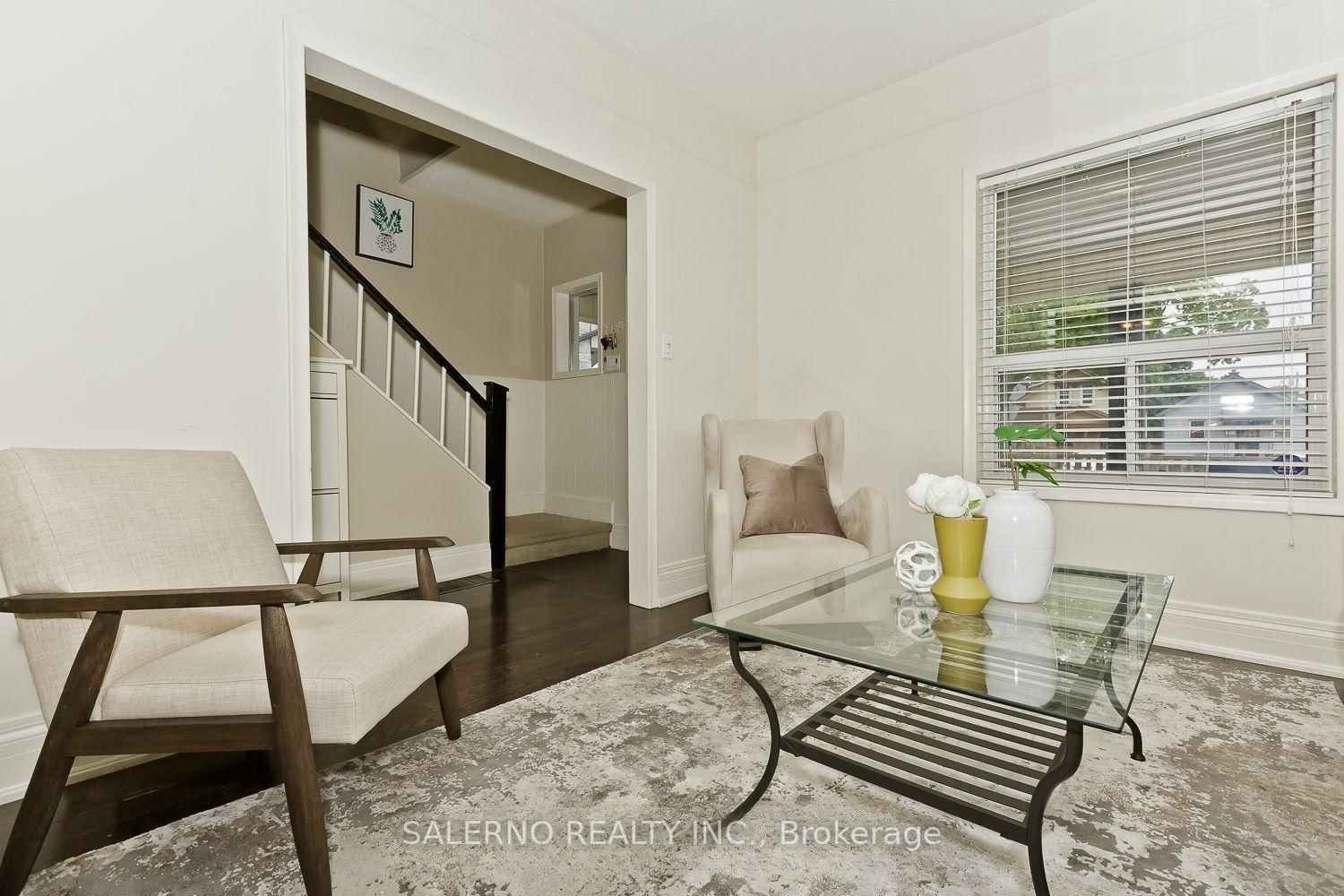 34 Fairfield Avenue • Toronto, ON photo 8