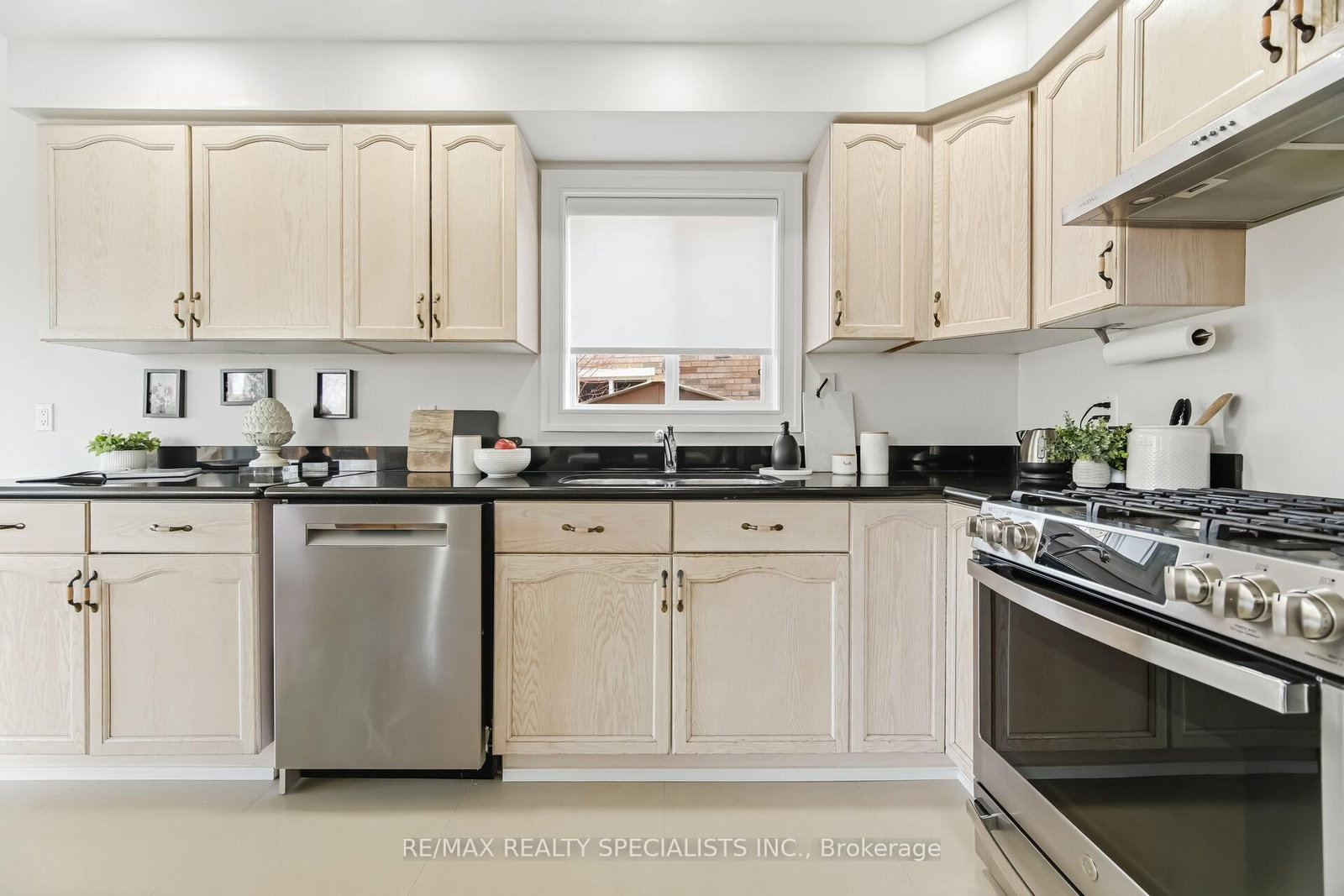 1169 Barnswallow Court • Mississauga, ON photo 10