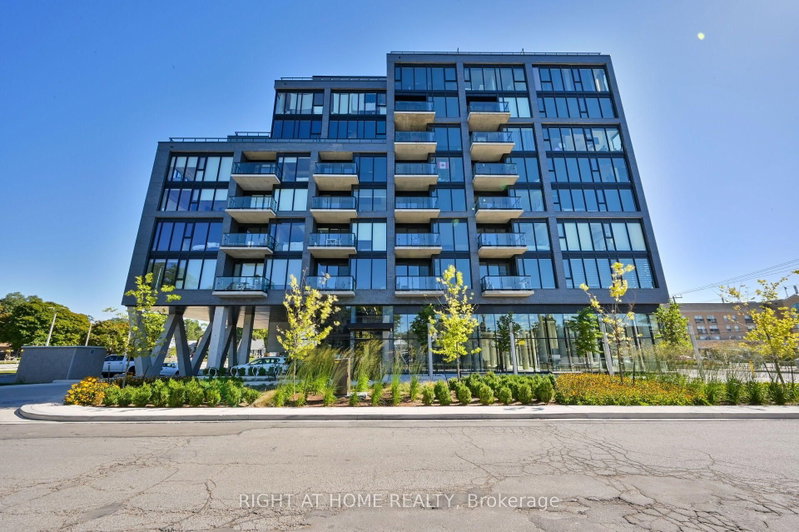 817 - 7 Smith Crescent