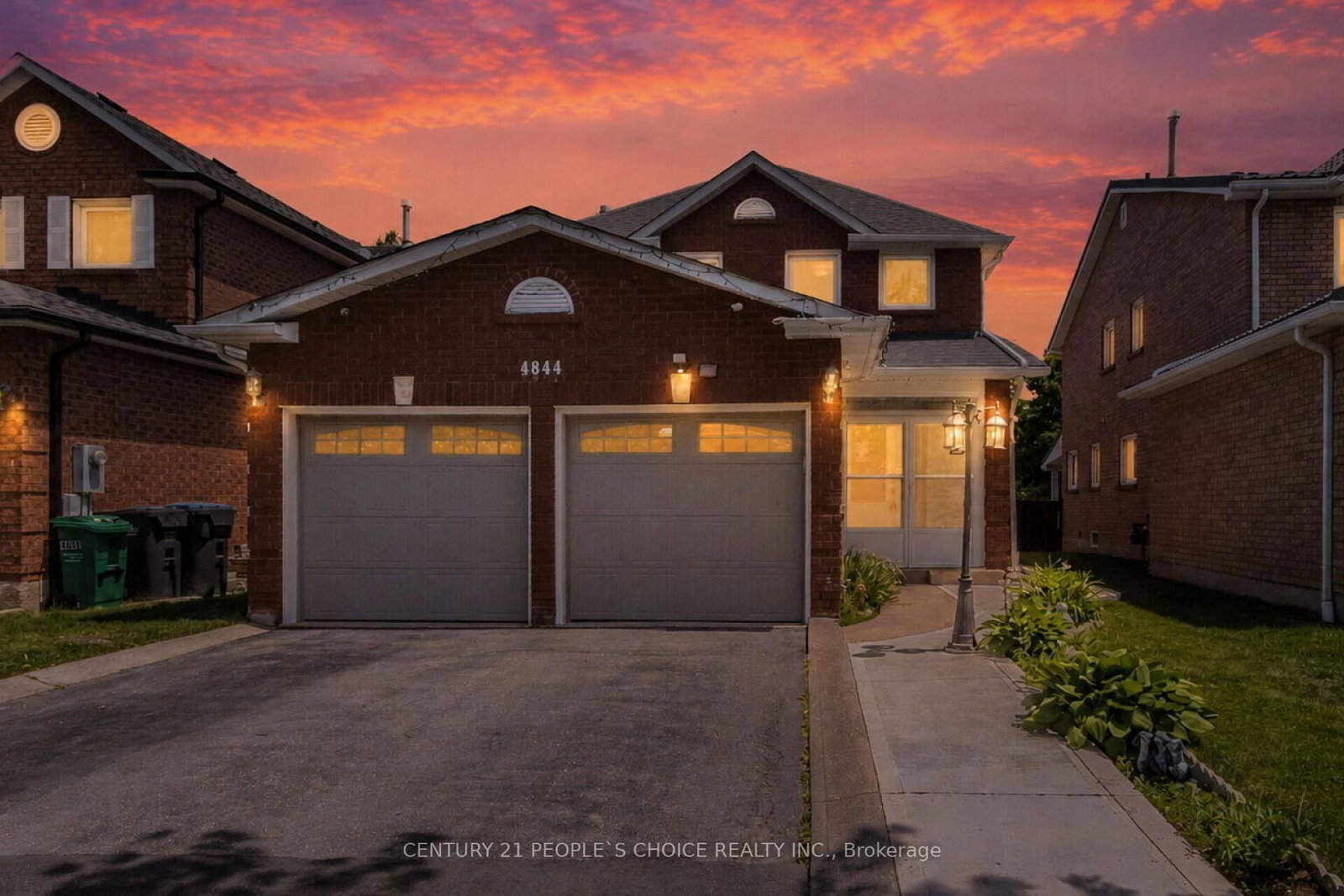 4844 Owl Circle • Mississauga, ON photo 2