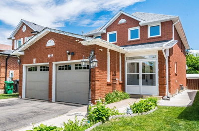 4844 Owl Circle • Mississauga, ON photo 3
