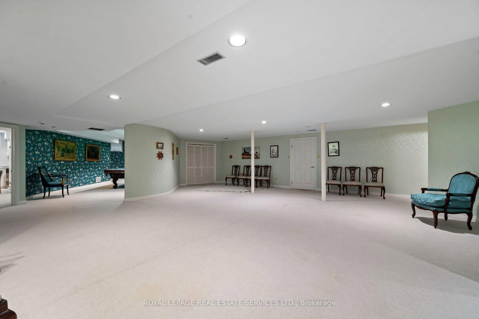 7 The Green Pines • Toronto, ON photo 34