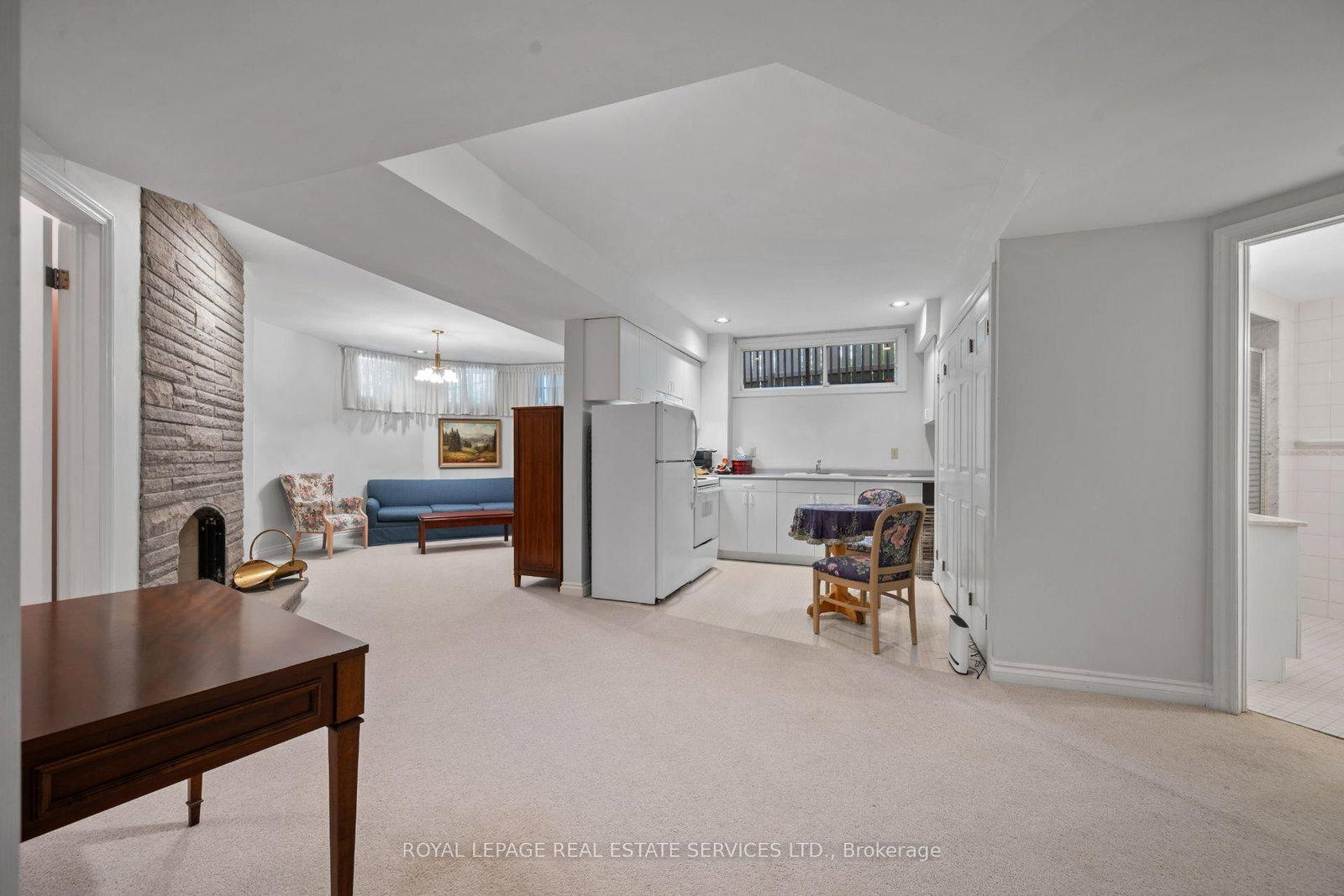 7 The Green Pines • Toronto, ON photo 39