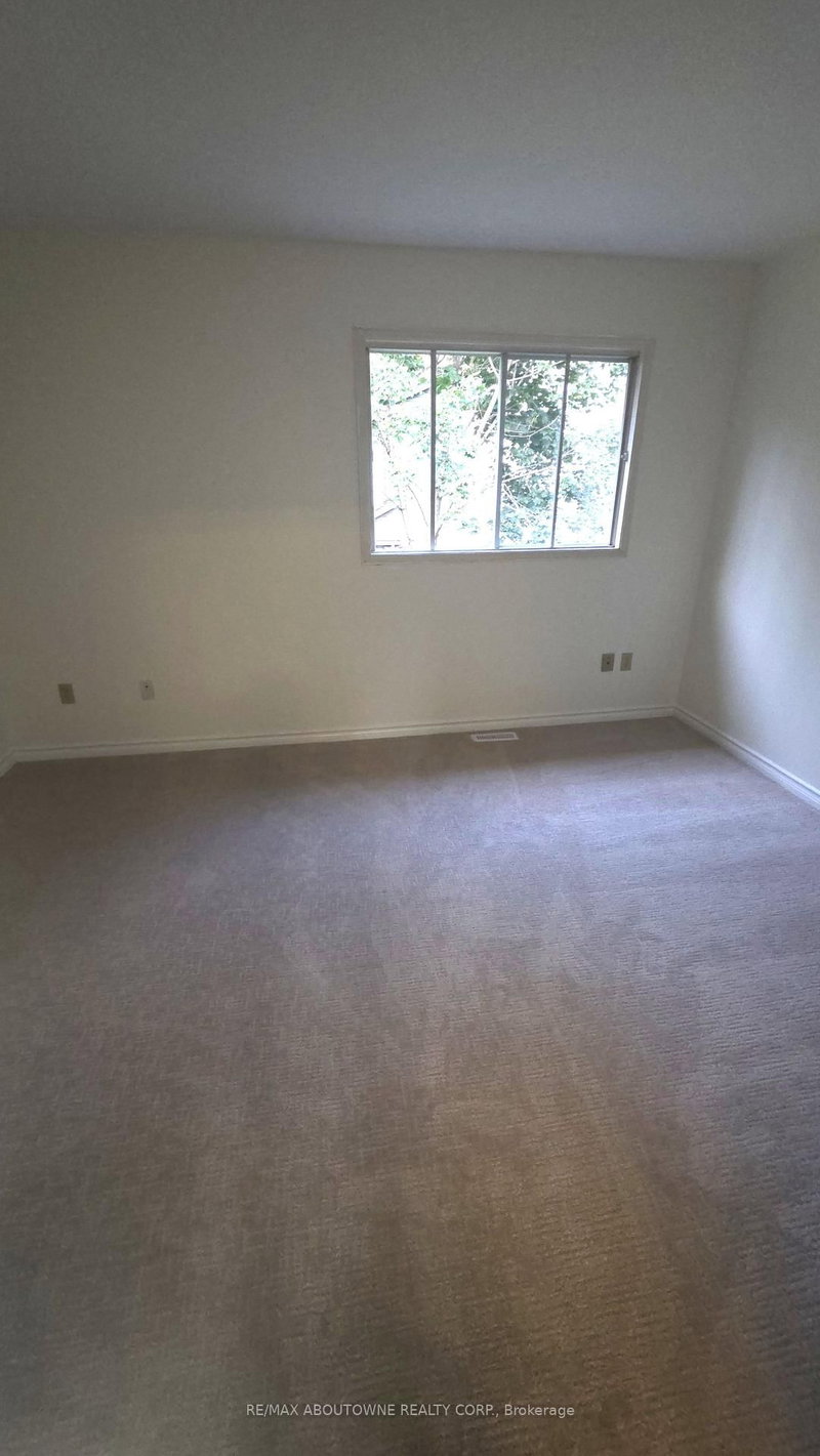 1329 Montclair Oakville,ON L6H 1Z3 — Photo 13