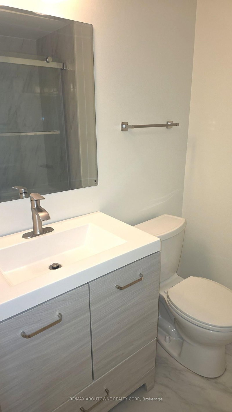 1329 Montclair Oakville,ON L6H 1Z3 — Photo 14