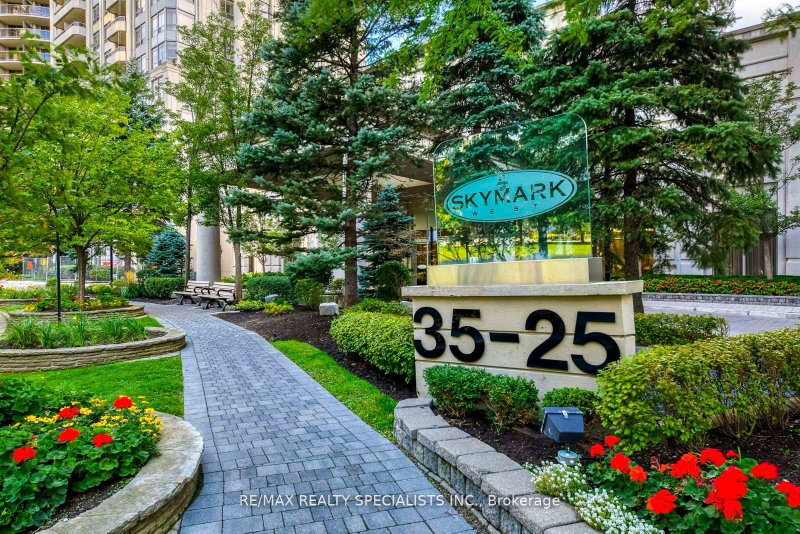 807 - 35 Kingsbridge Garden Circle