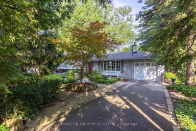 401 Cairncroft Oakville,ON L6J 4M8 — Photo 1