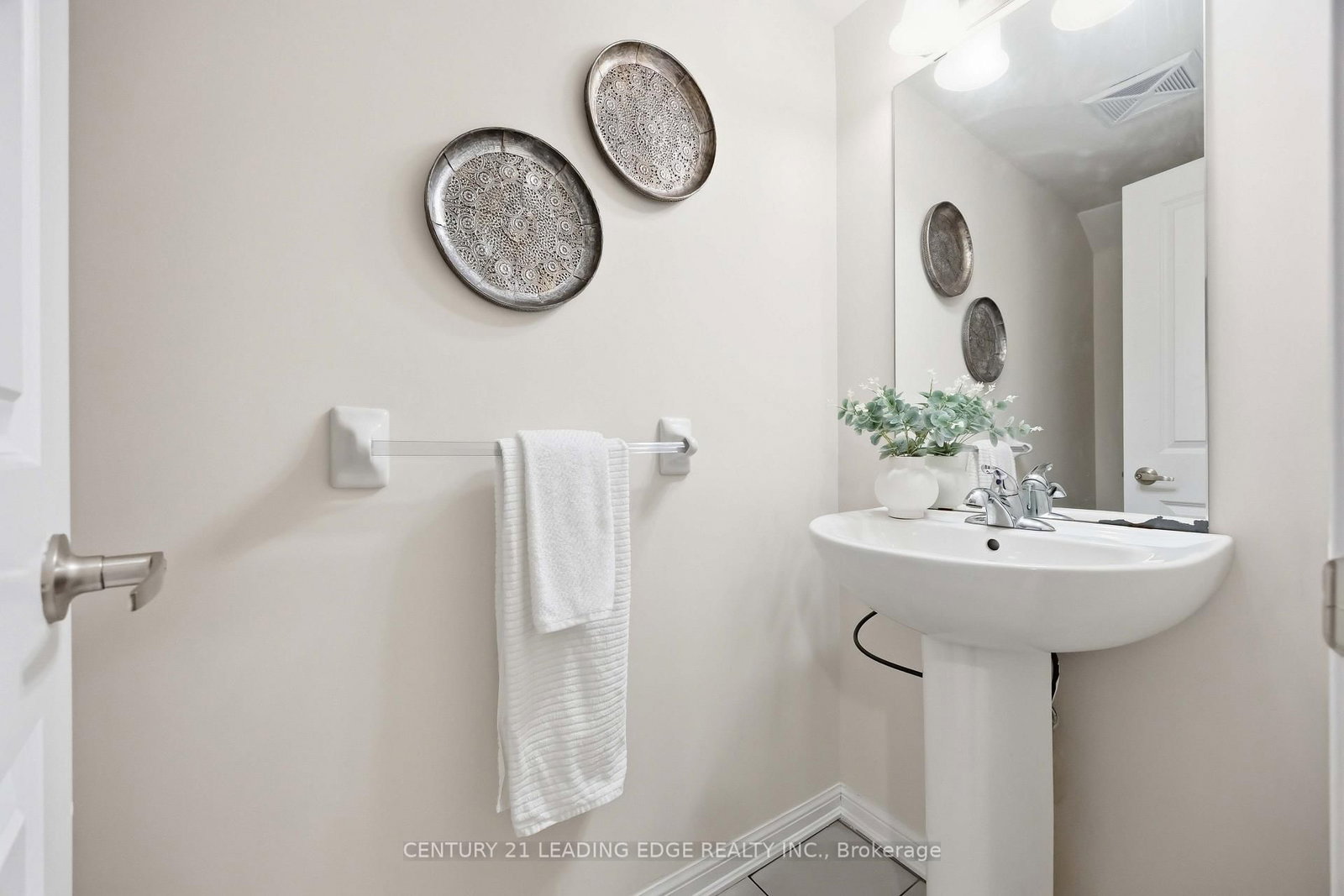 380 Hopewell Avenue • #121 • Toronto, ON photo 20