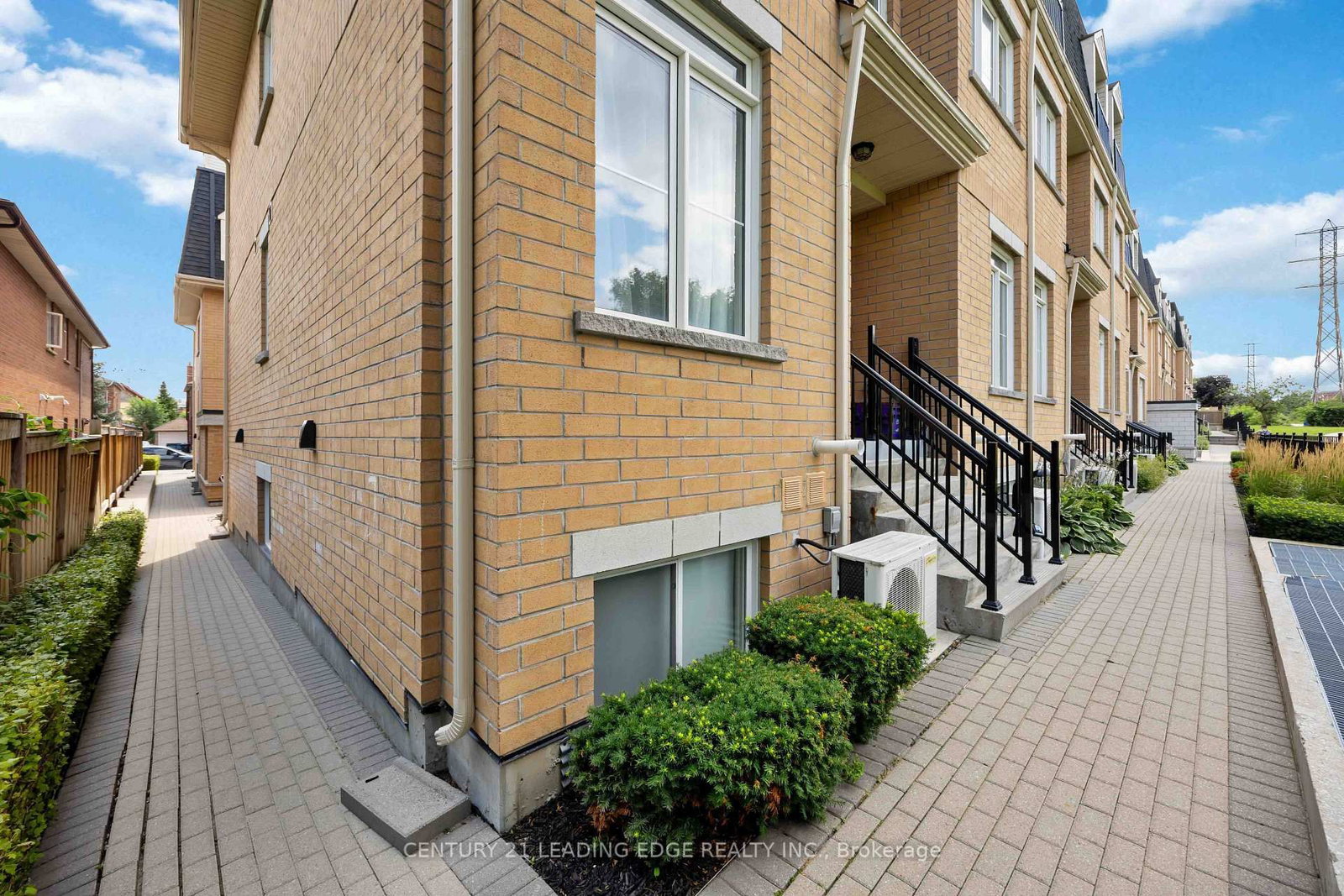 380 Hopewell Avenue • #121 • Toronto, ON photo 36