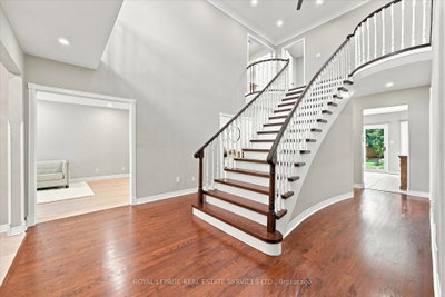 1512 Princeton Crescent • Oakville, ON photo 6