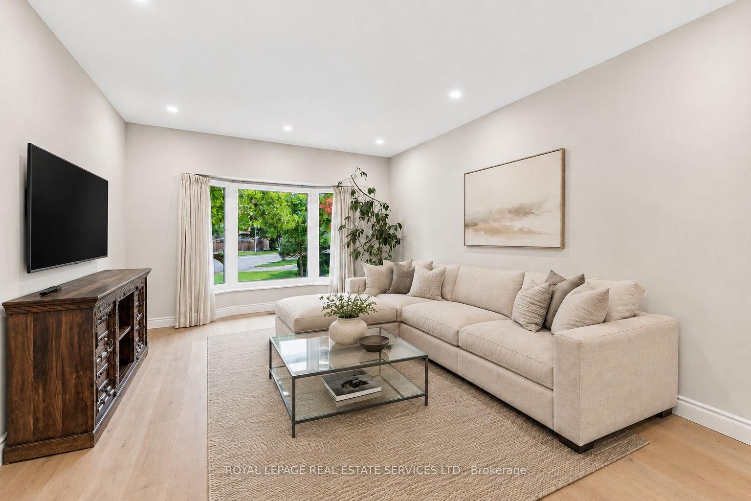 1512 Princeton Crescent • Oakville, ON photo 8