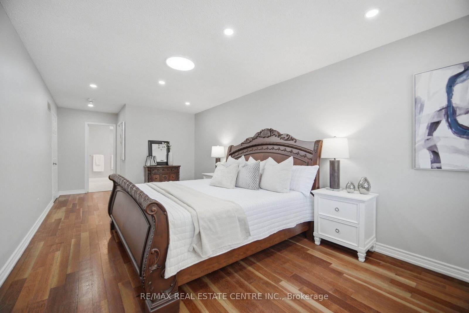 1558 Highbrook Avenue • Mississauga, ON photo 18
