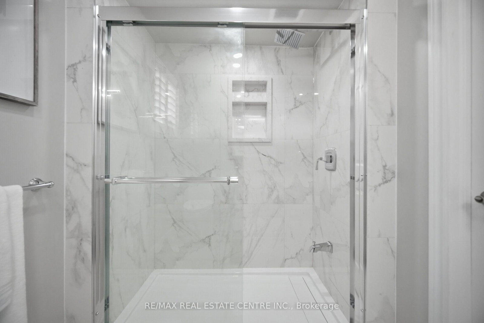 1558 Highbrook Avenue • Mississauga, ON photo 28