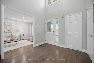 1558 Highbrook Avenue • Mississauga, ON photo 3