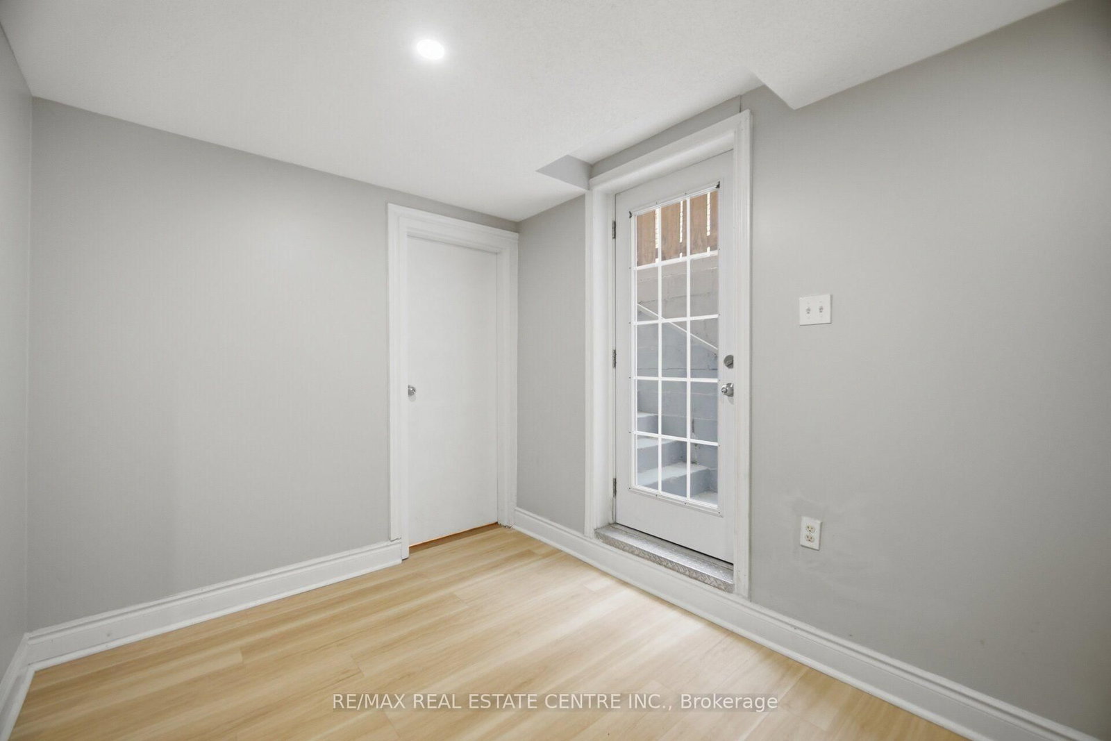 1558 Highbrook Avenue • Mississauga, ON photo 34