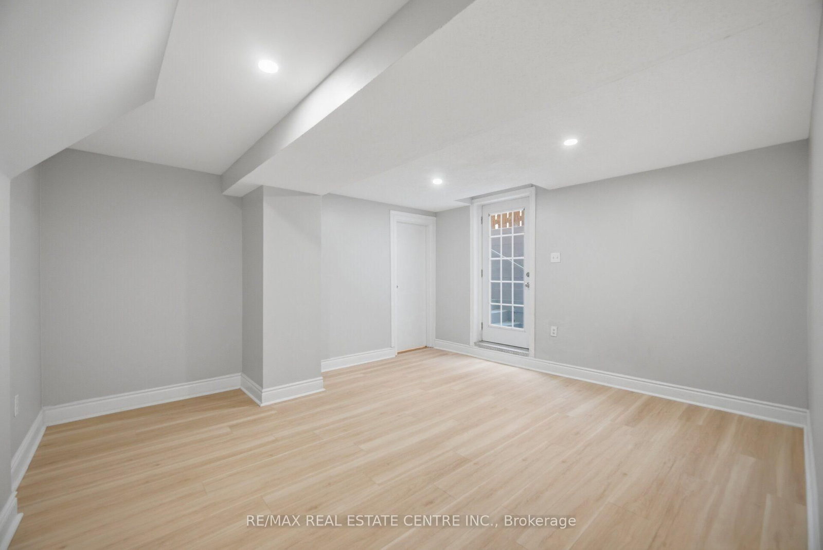 1558 Highbrook Avenue • Mississauga, ON photo 41
