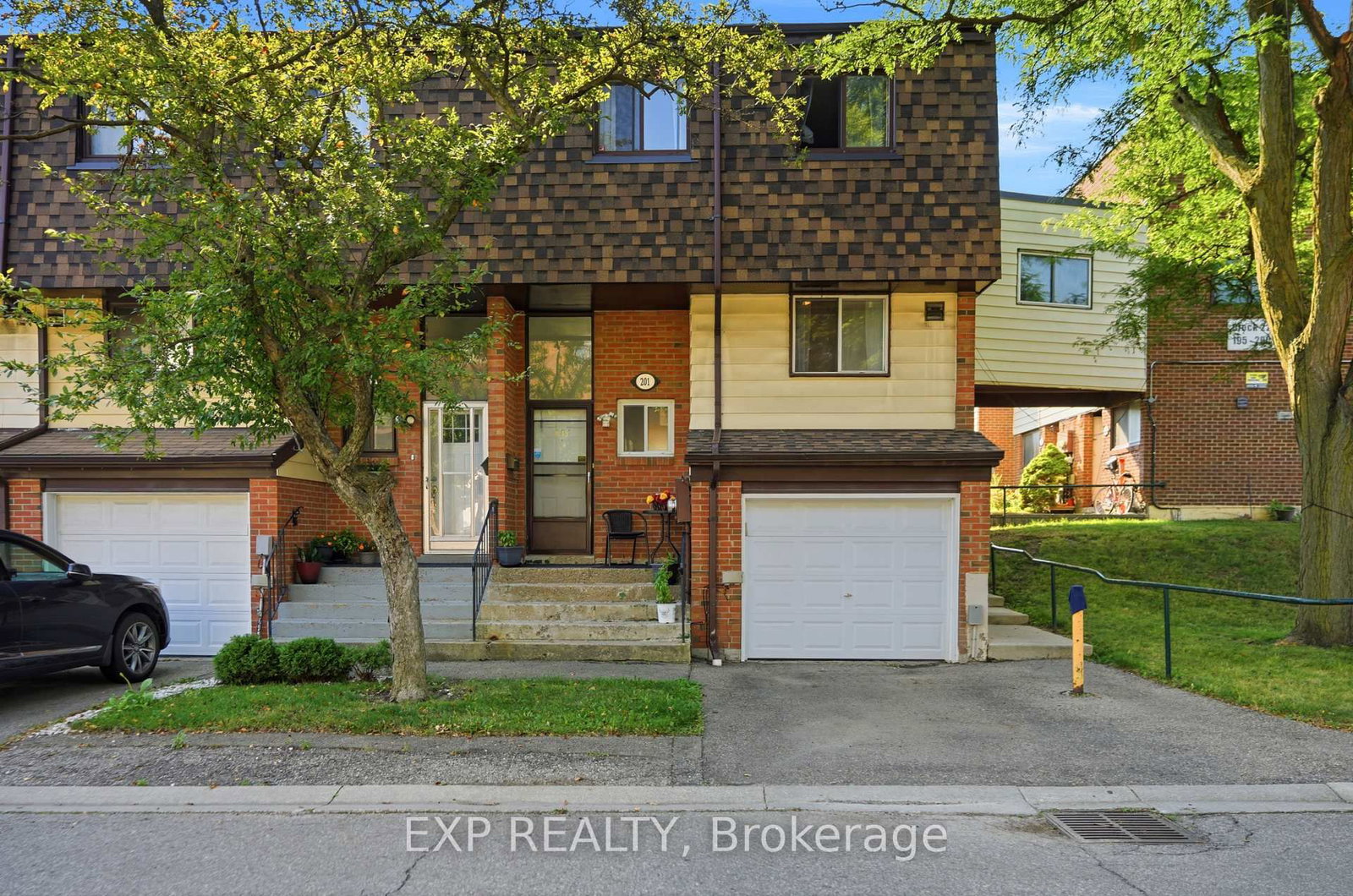 180 Mississauga Valley Boulevard • #201 • Mississauga, ON photo 2