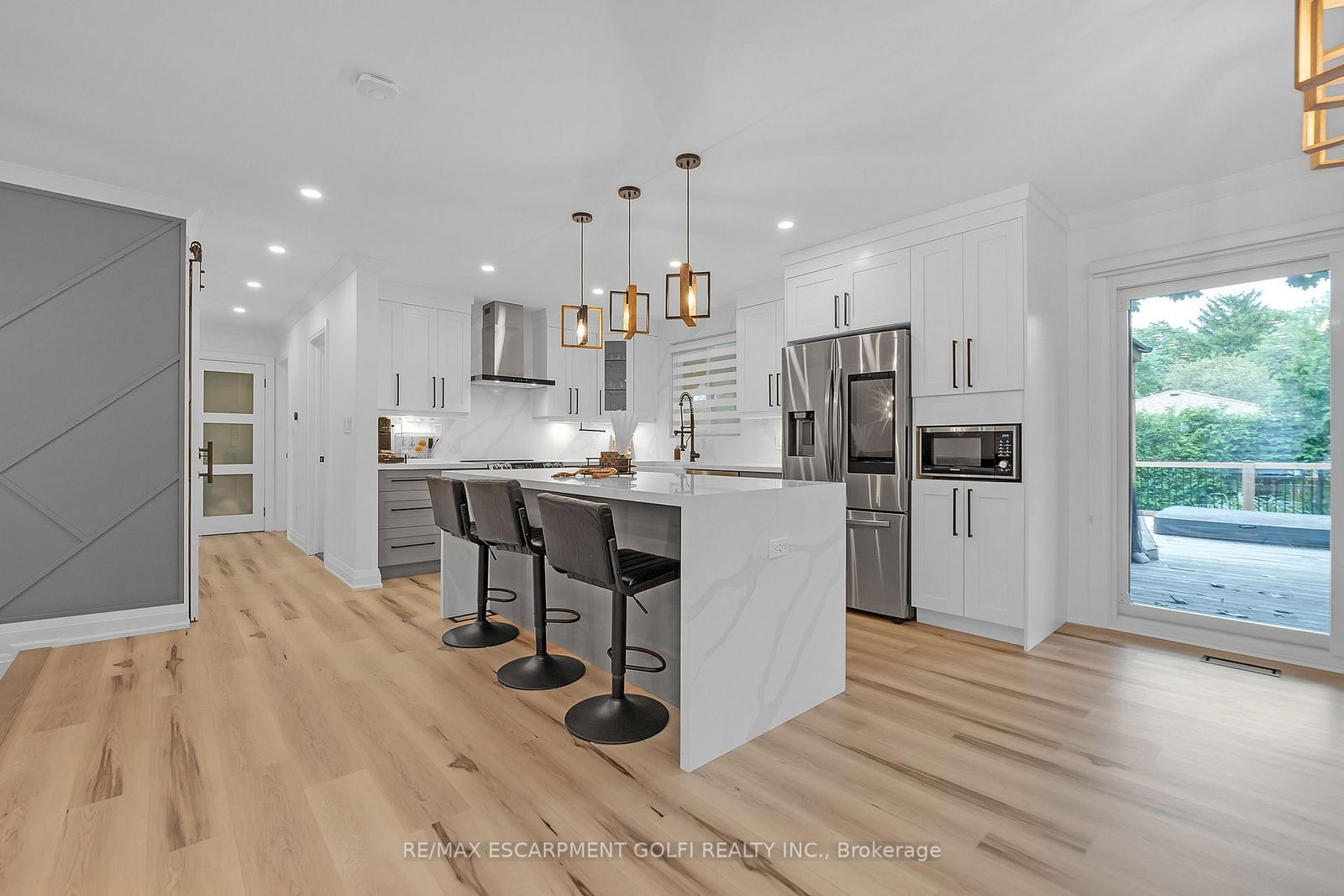 4236 Longmoor Drive • Burlington, ON photo 10