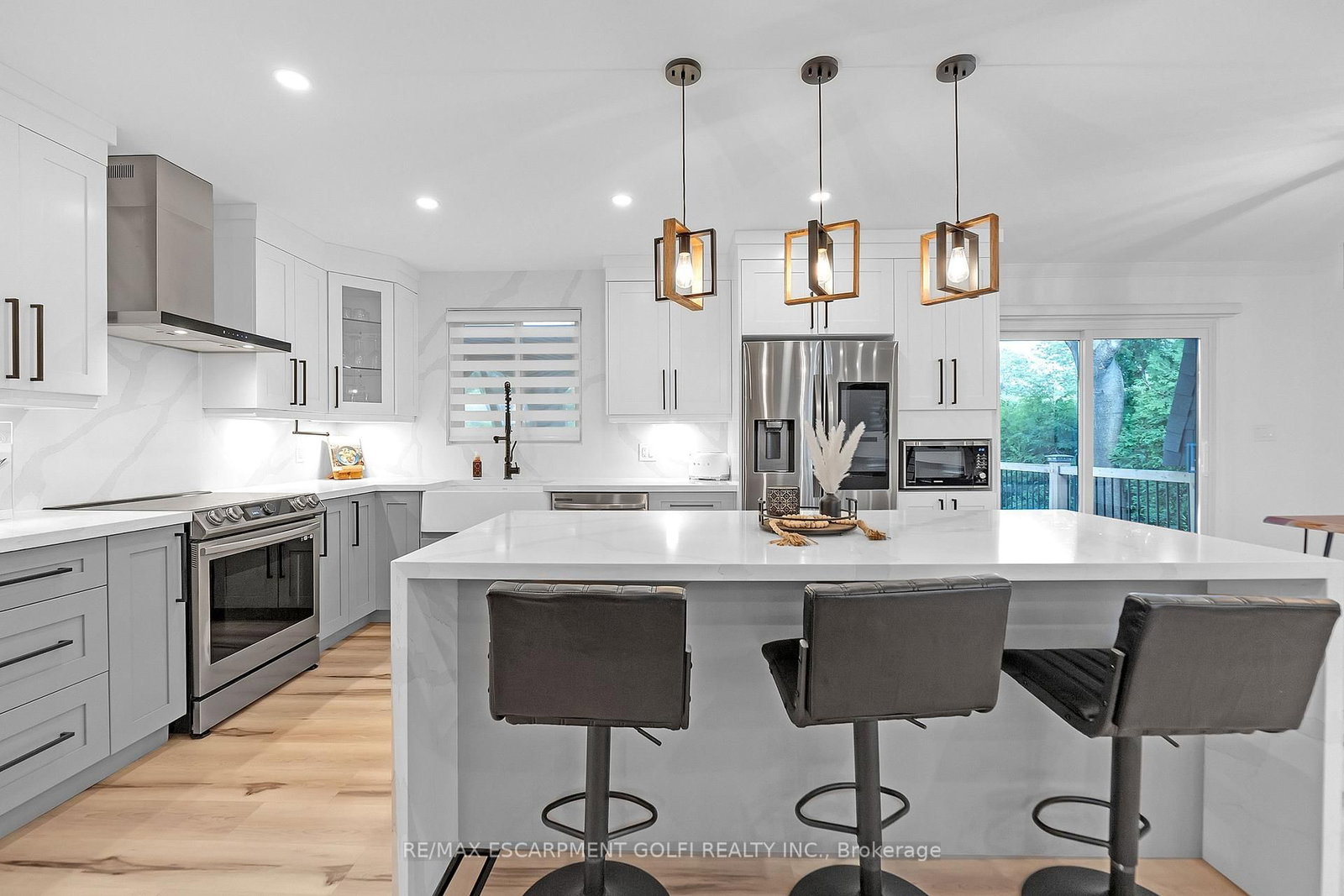 4236 Longmoor Drive • Burlington, ON photo 12