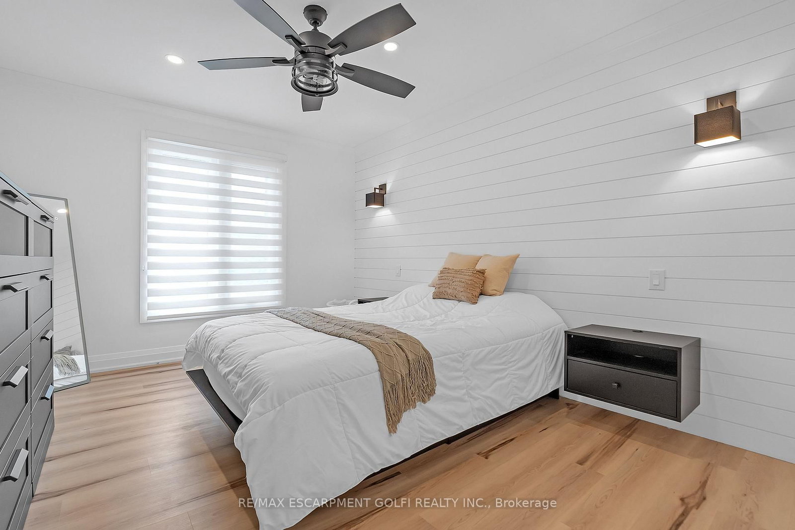 4236 Longmoor Drive • Burlington, ON photo 16