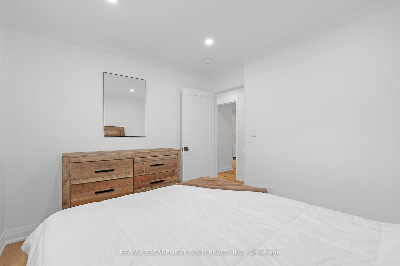 4236 Longmoor Drive • Burlington, ON photo 20