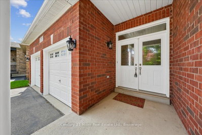 2350 Valleyridge Drive • Oakville, ON photo 2