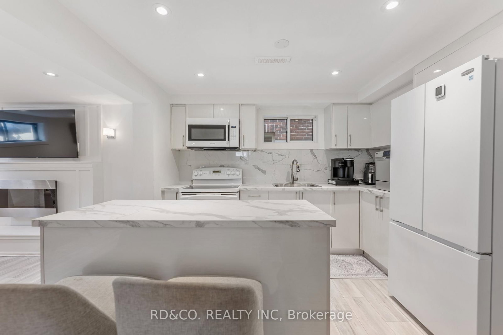 98 Hay Avenue • Toronto, ON photo 32