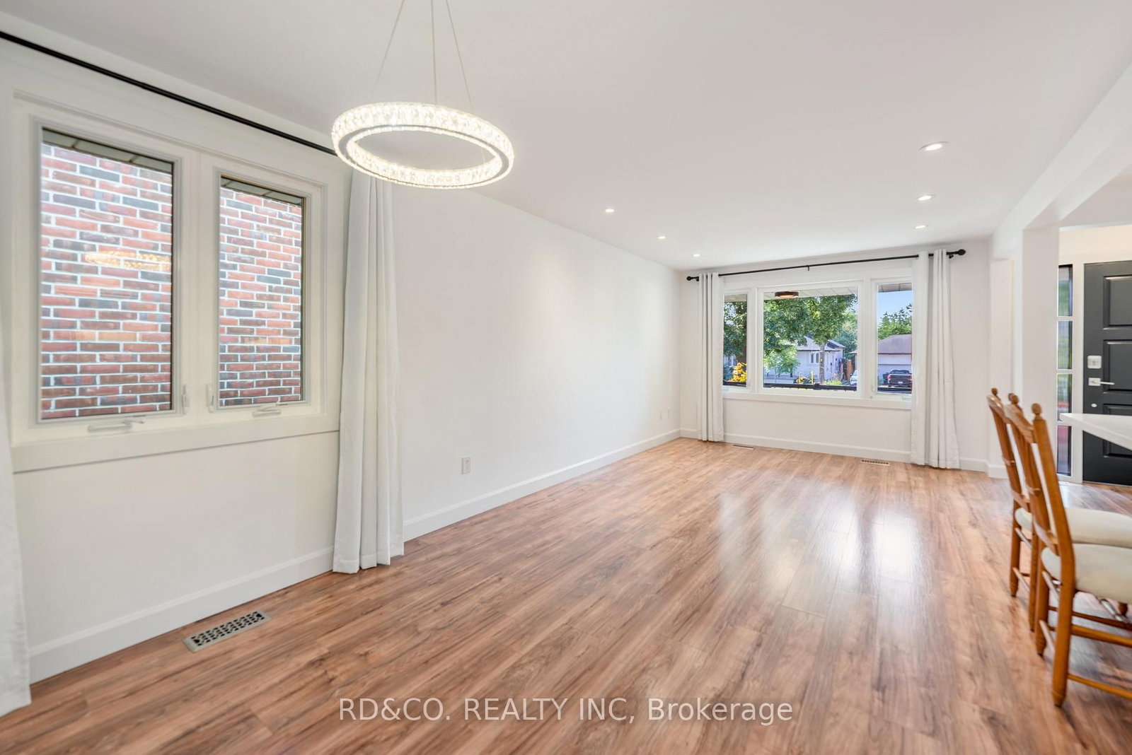 98 Hay Avenue • Toronto, ON photo 9