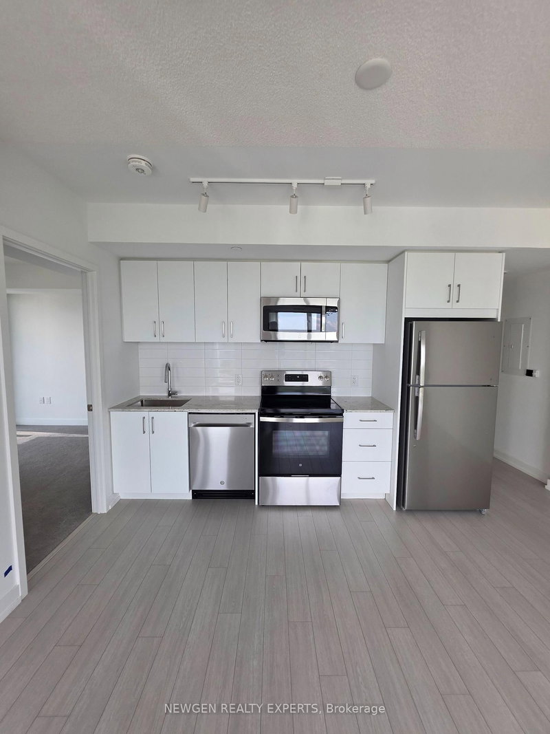 1404 - 4010 Eglinton Avenue W