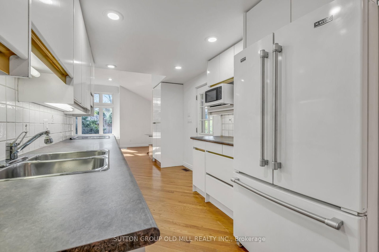 29 Robin Hood Road • Toronto, ON photo 10